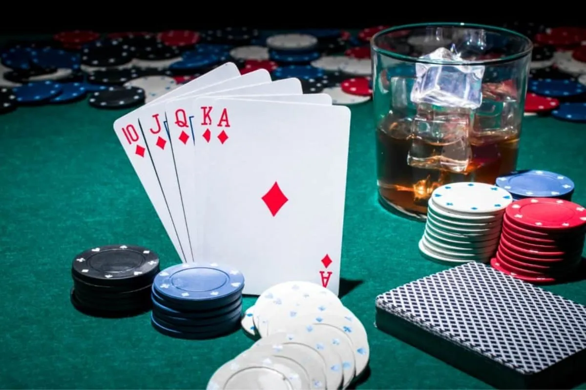 Thứ tự bài đi từ trên xuống dưới trong game poker XO88